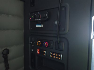 2022 Freightliner Cascadia 126