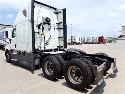 2022 Freightliner Cascadia 126