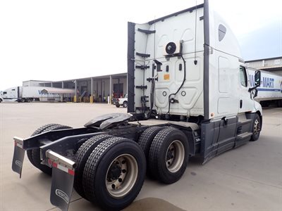 2022 Freightliner Cascadia 126