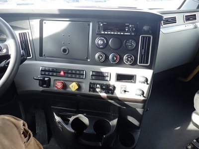 2022 Freightliner Cascadia 126