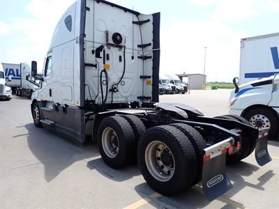 2022 Freightliner Cascadia 126