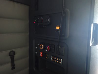 2022 Freightliner Cascadia 126