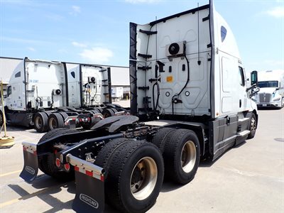 2022 Freightliner Cascadia 126