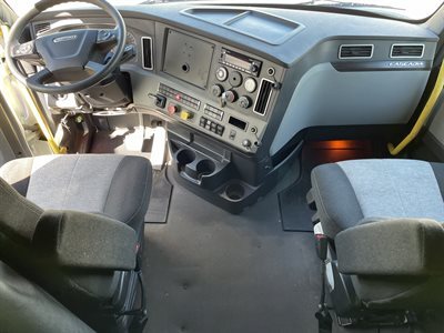 2022 Freightliner Cascadia