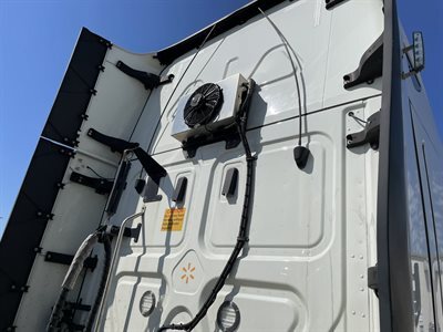 2022 Freightliner CASCADIA 126