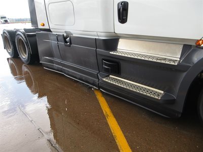2023 Freightliner Cascadia