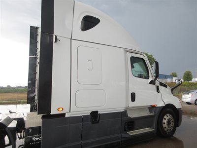 2023 Freightliner Cascadia