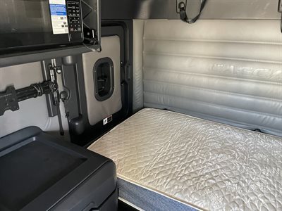2022 Freightliner CASCADIA 126