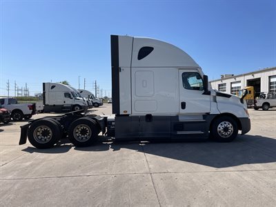 2022 Freightliner CASCADIA 126