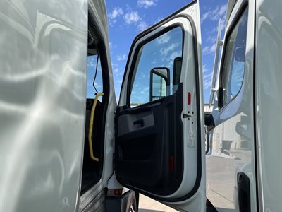 2022 Freightliner CASCADIA 126