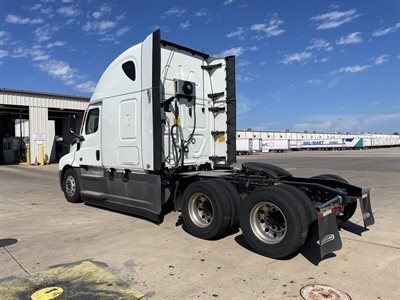 2022 Freightliner CASCADIA 126