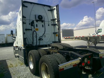 2022 Freightliner Cascadia