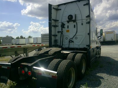 2022 Freightliner CASCADIA 126