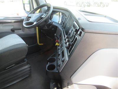 2022 Freightliner CASCADIA 126