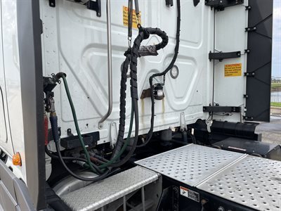 2022 Freightliner CASCADIA 126