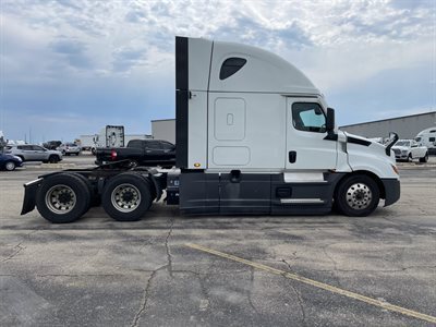 2022 Freightliner CASCADIA 126