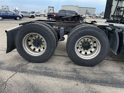 2022 Freightliner CASCADIA 126