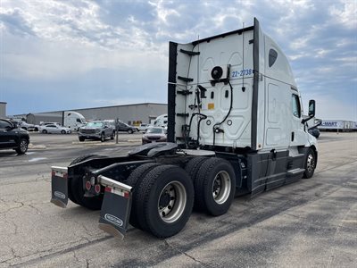 2022 Freightliner CASCADIA 126
