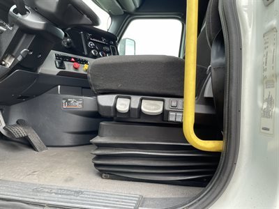 2022 Freightliner CASCADIA 126