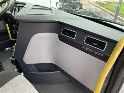 2022 Freightliner CASCADIA 126