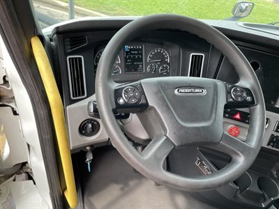 2022 Freightliner CASCADIA 126