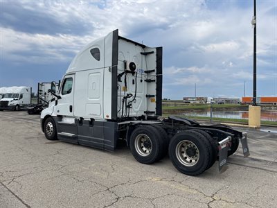 2022 Freightliner CASCADIA 126