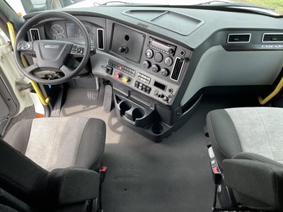 2022 Freightliner CASCADIA 126