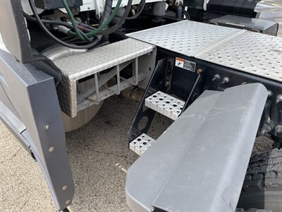 2022 Freightliner CASCADIA 126