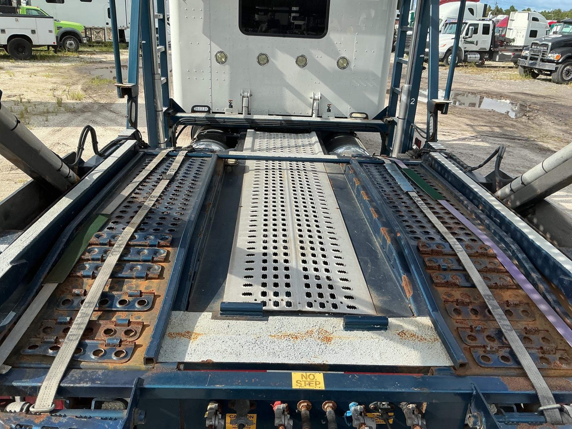 2017 Peterbilt 389