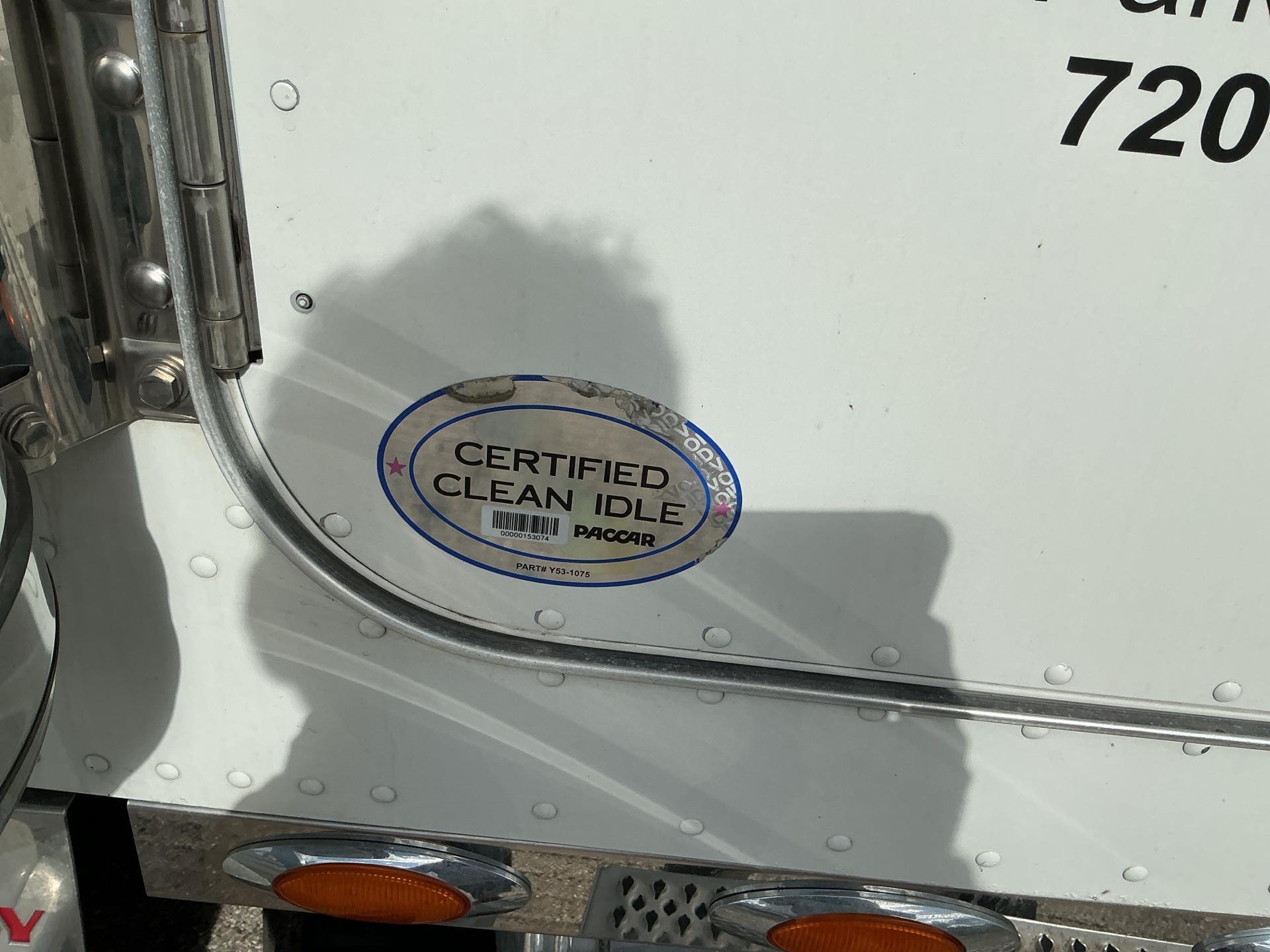 2017 Peterbilt 389