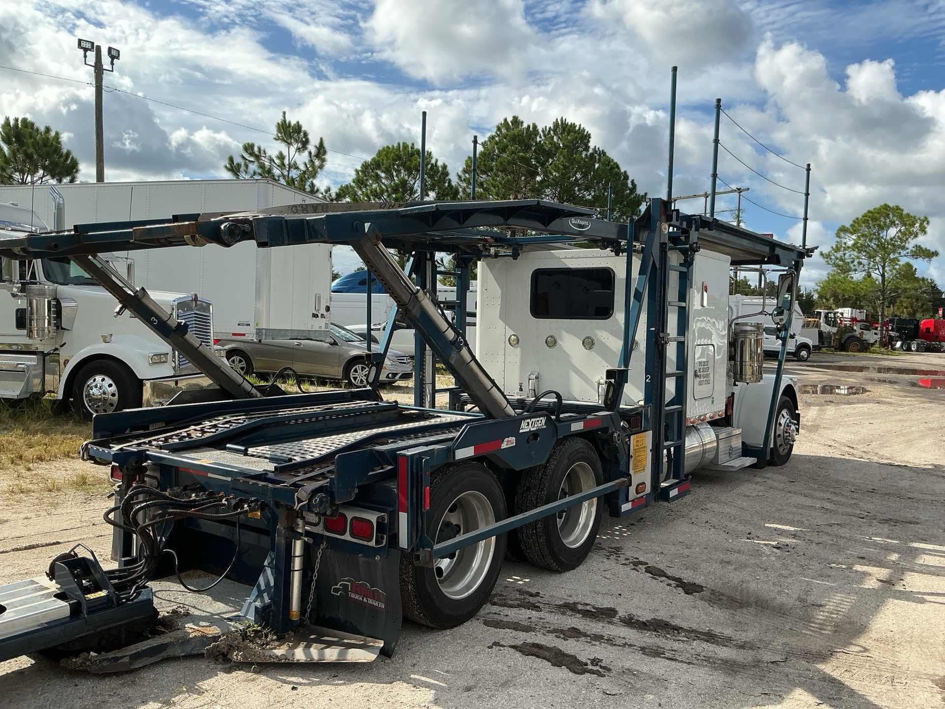 2017 Peterbilt 389