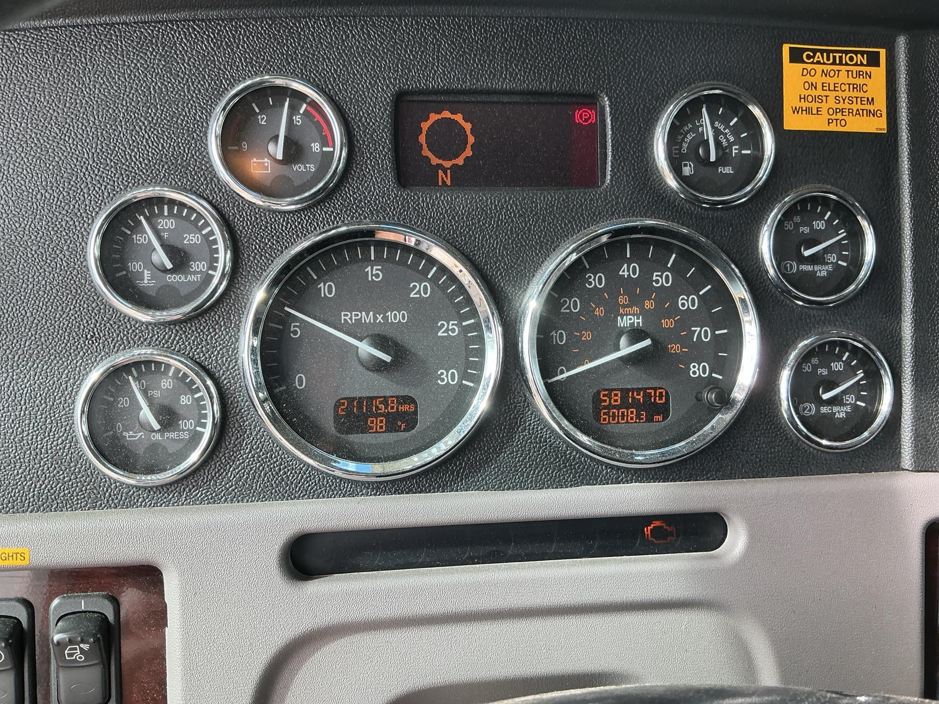 2017 Peterbilt 389