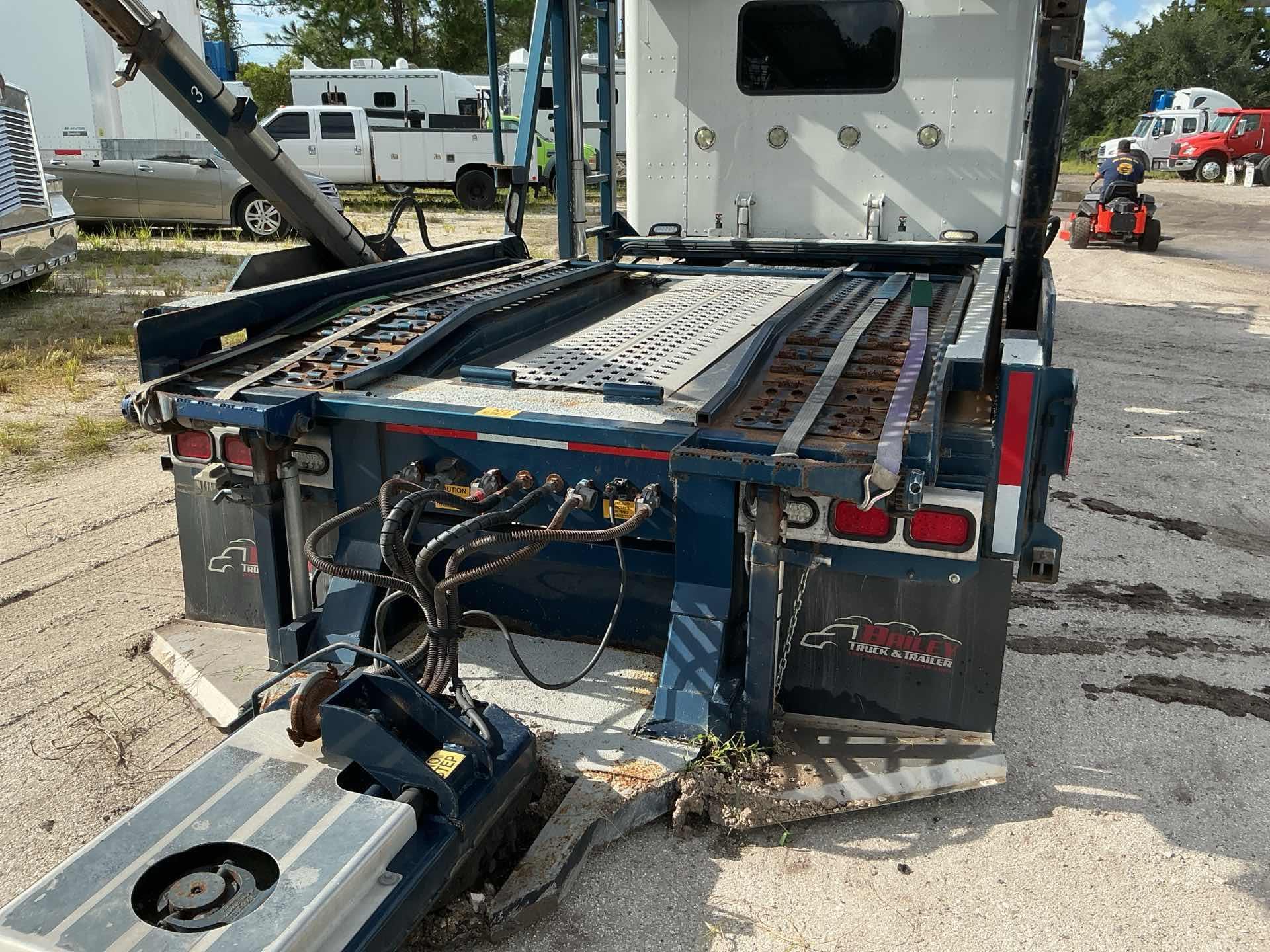 2017 Peterbilt 389