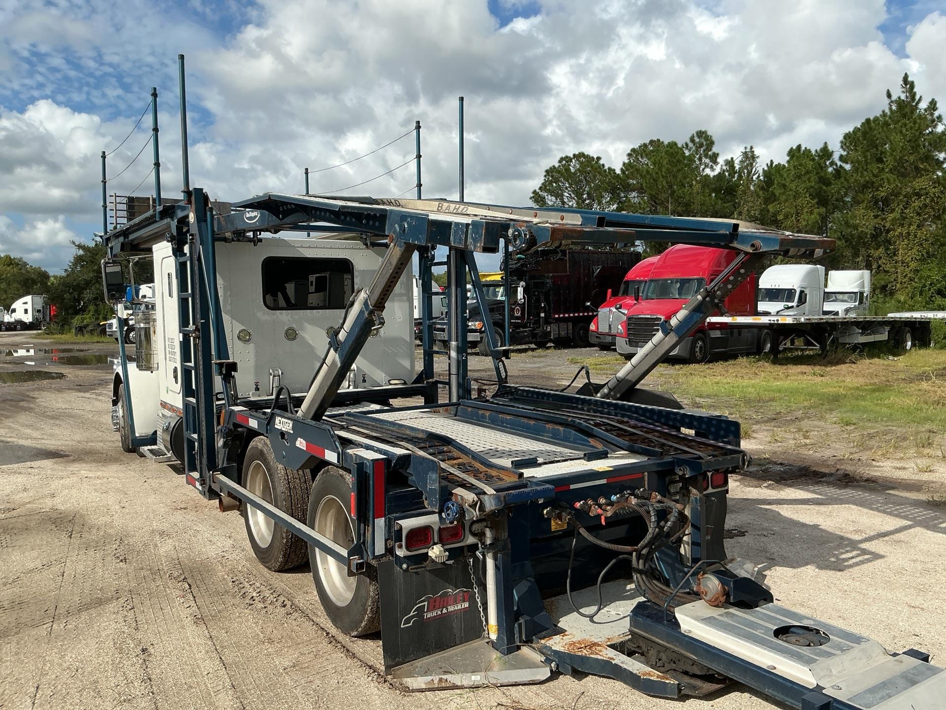 2017 Peterbilt 389