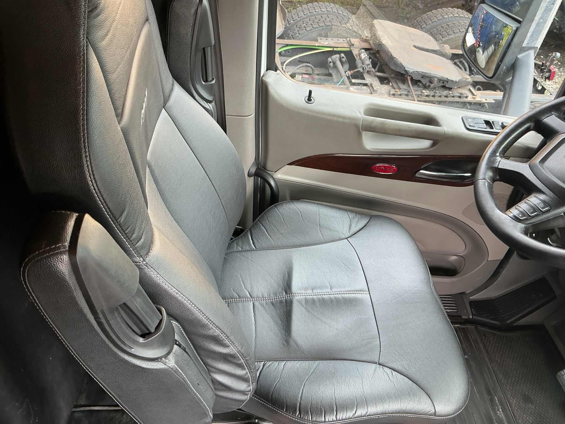 2020 Peterbilt 579
