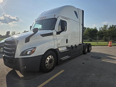 2022 Freightliner CASCADIA 126