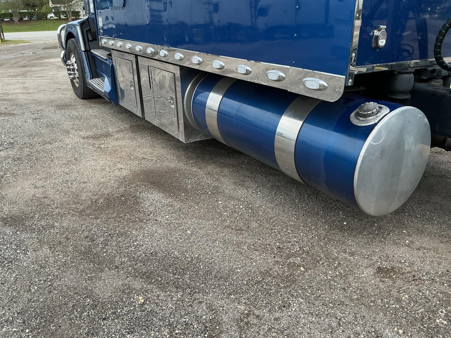 2023 Kenworth T680