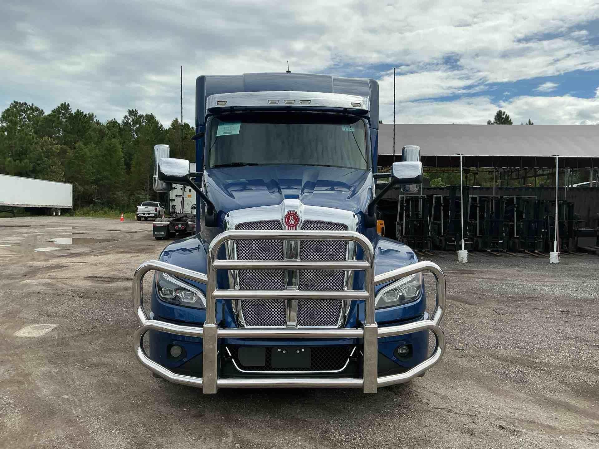 2023 Kenworth T680