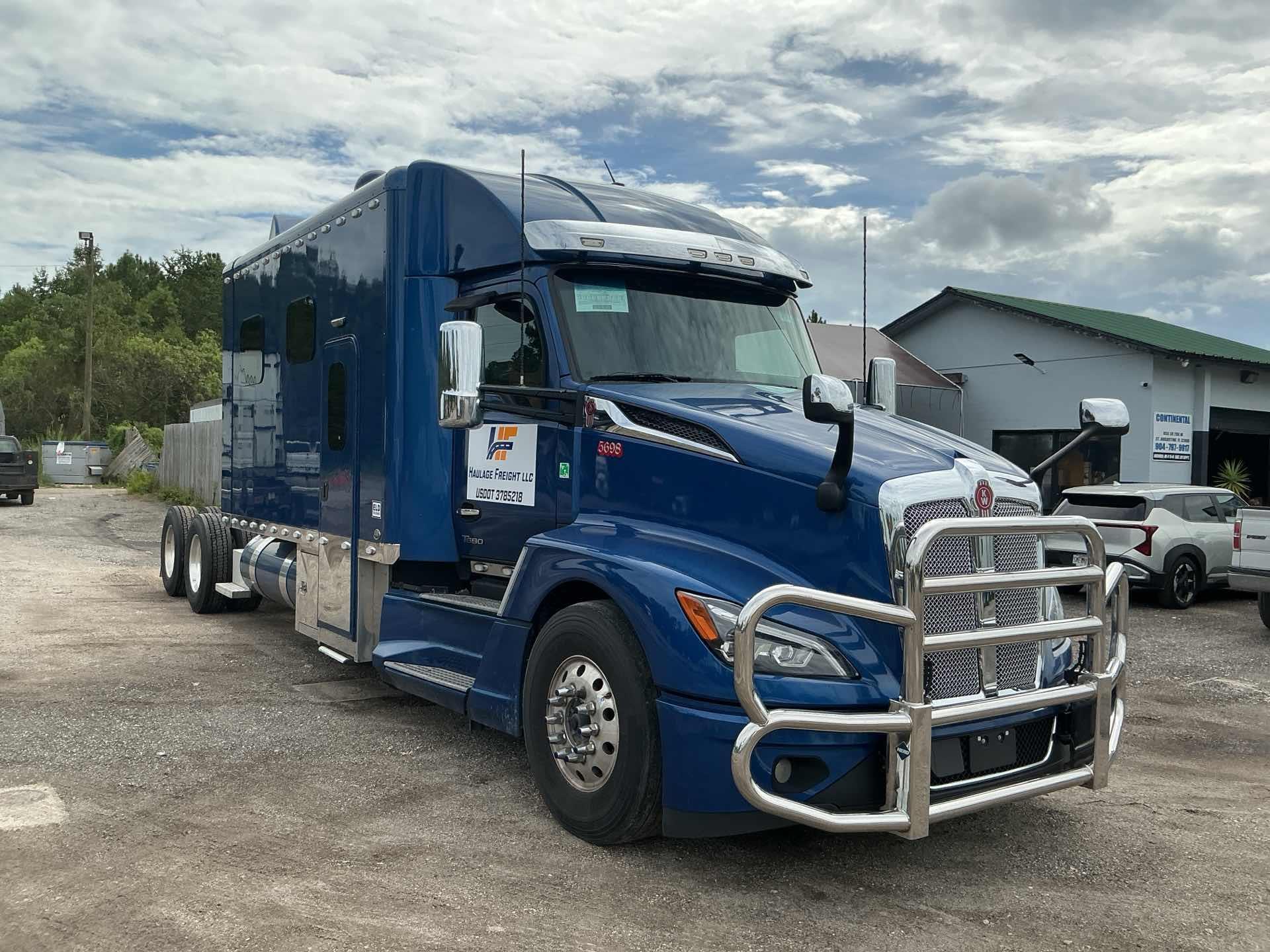 2023 Kenworth T680