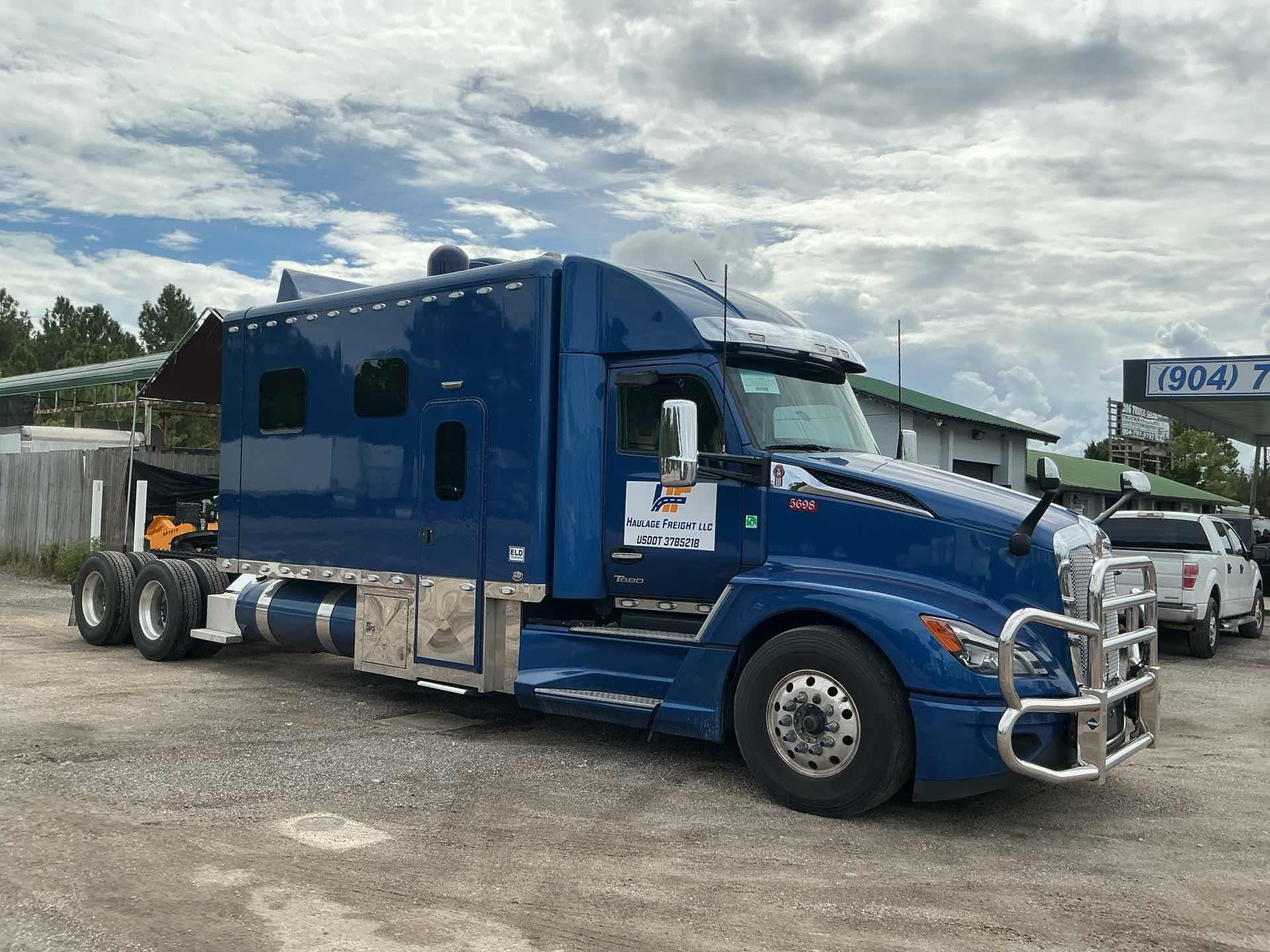 2023 Kenworth T680