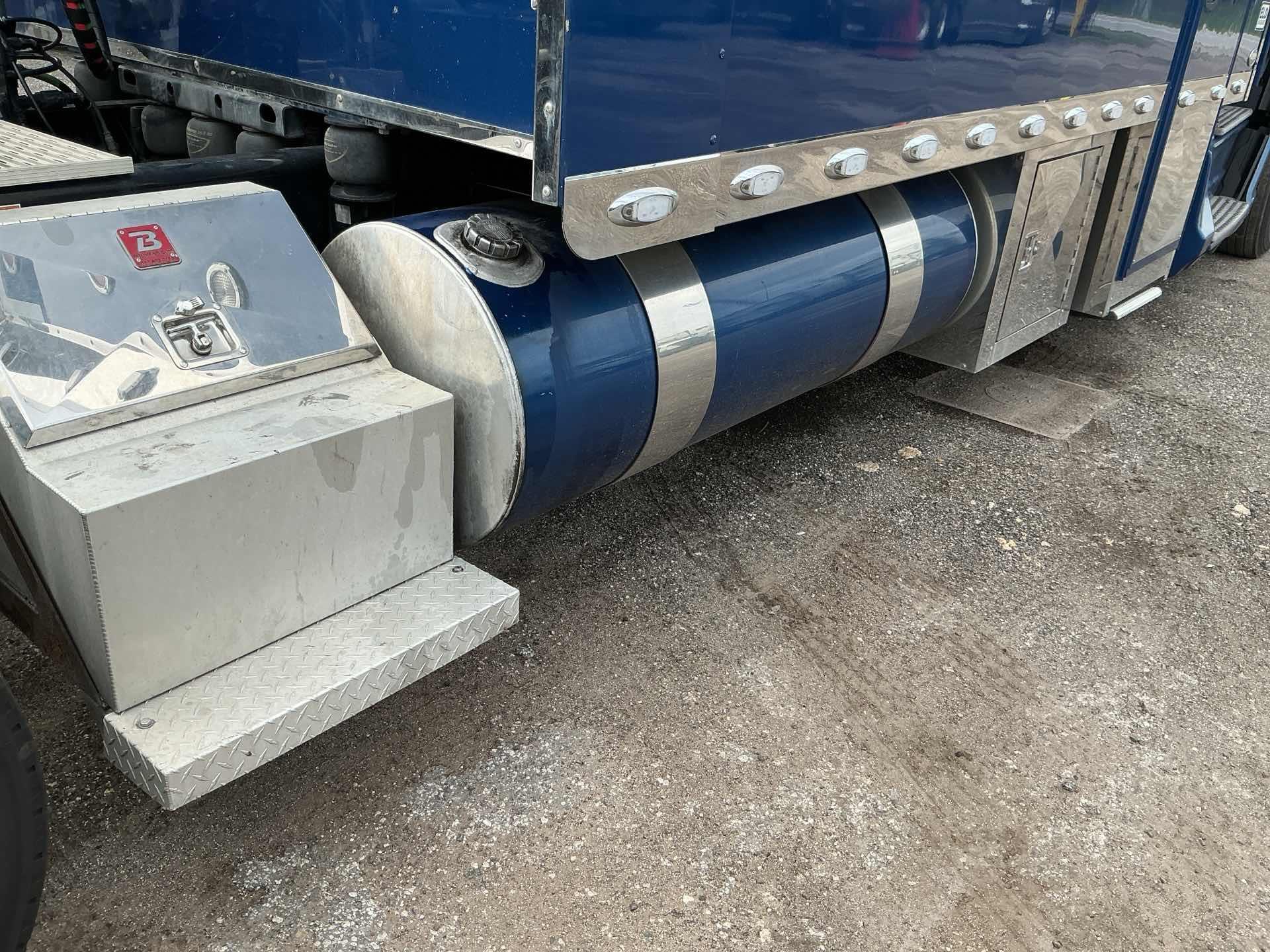 2023 Kenworth T680