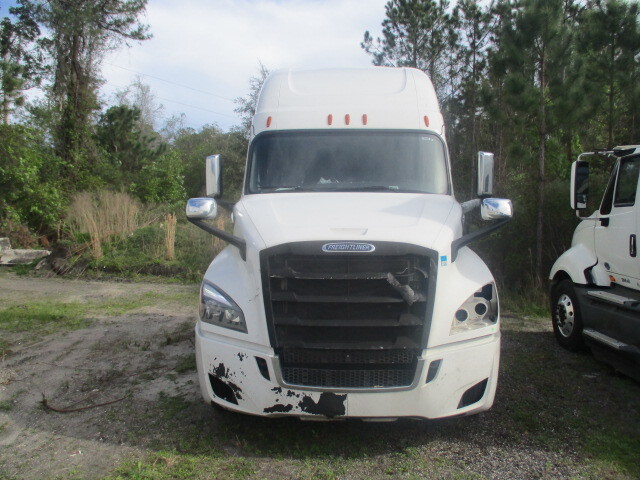 2020 Freightliner CASCADIA