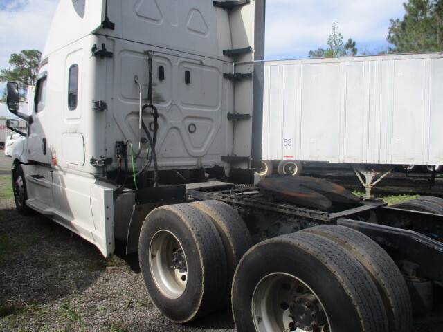 2020 Freightliner CASCADIA