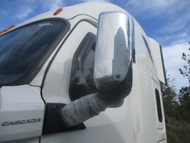 2020 Freightliner CASCADIA
