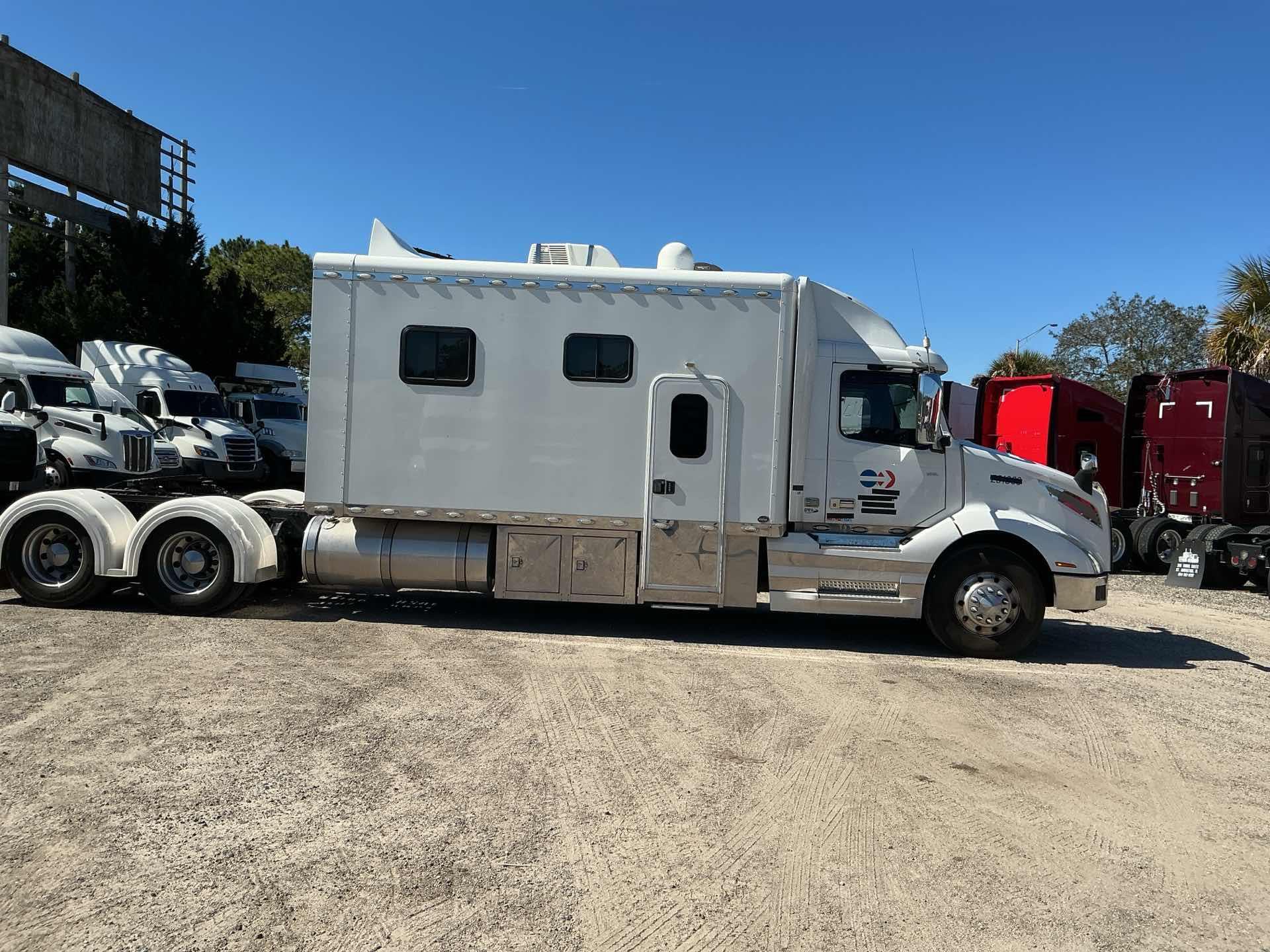 2020 Volvo VNL64T630