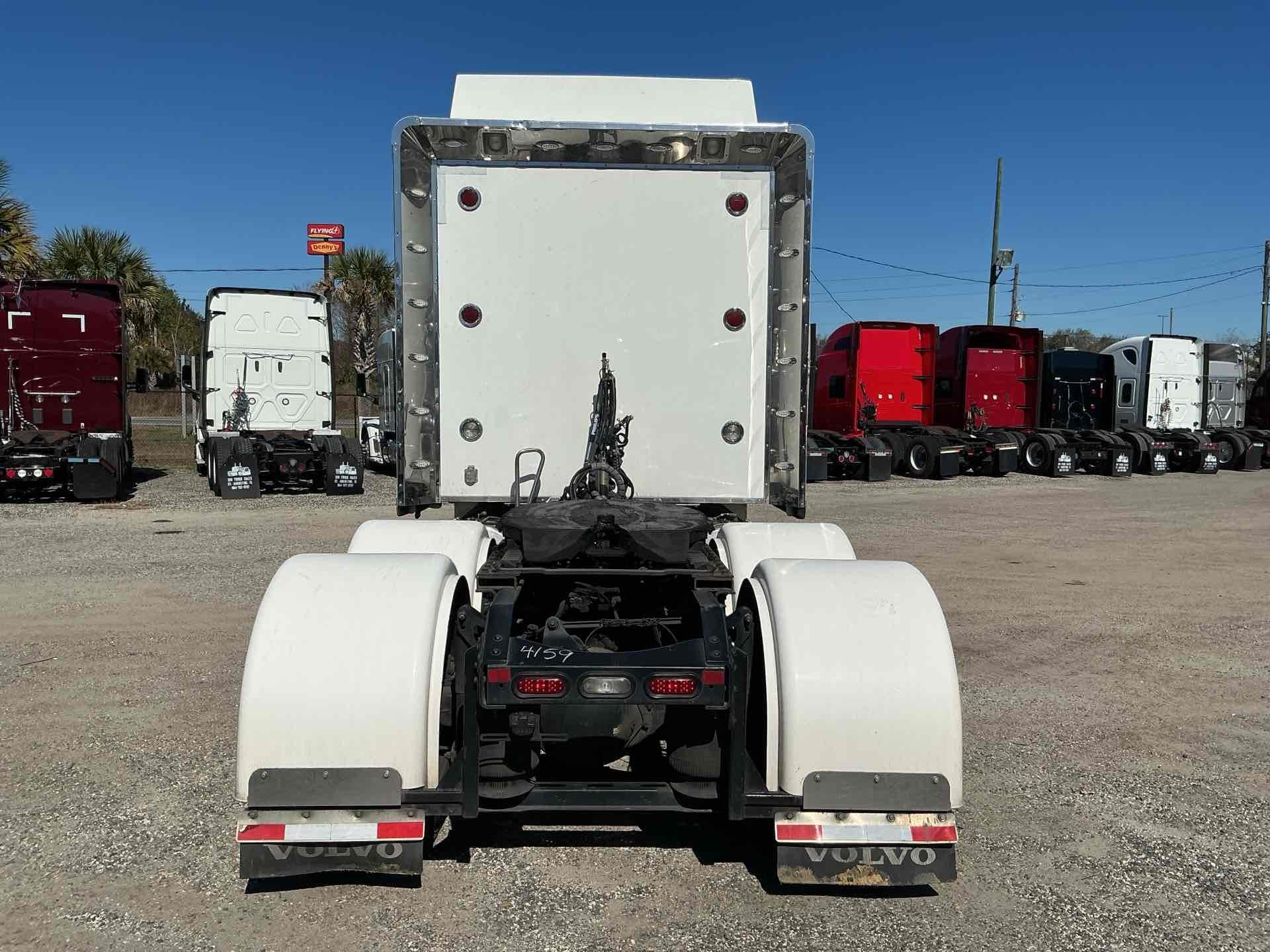 2020 Volvo VNL64T630