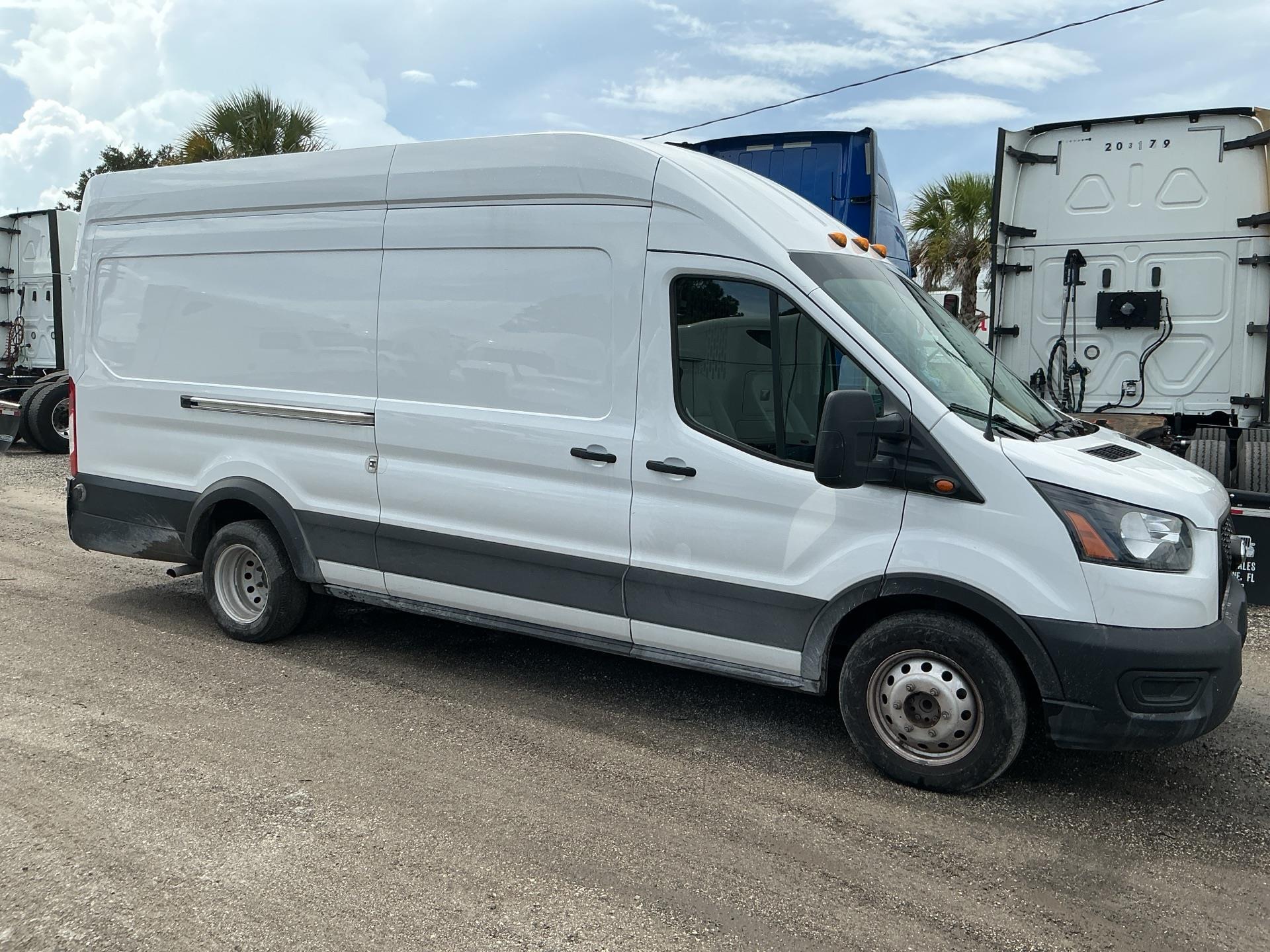2022 Ford TRANSIT