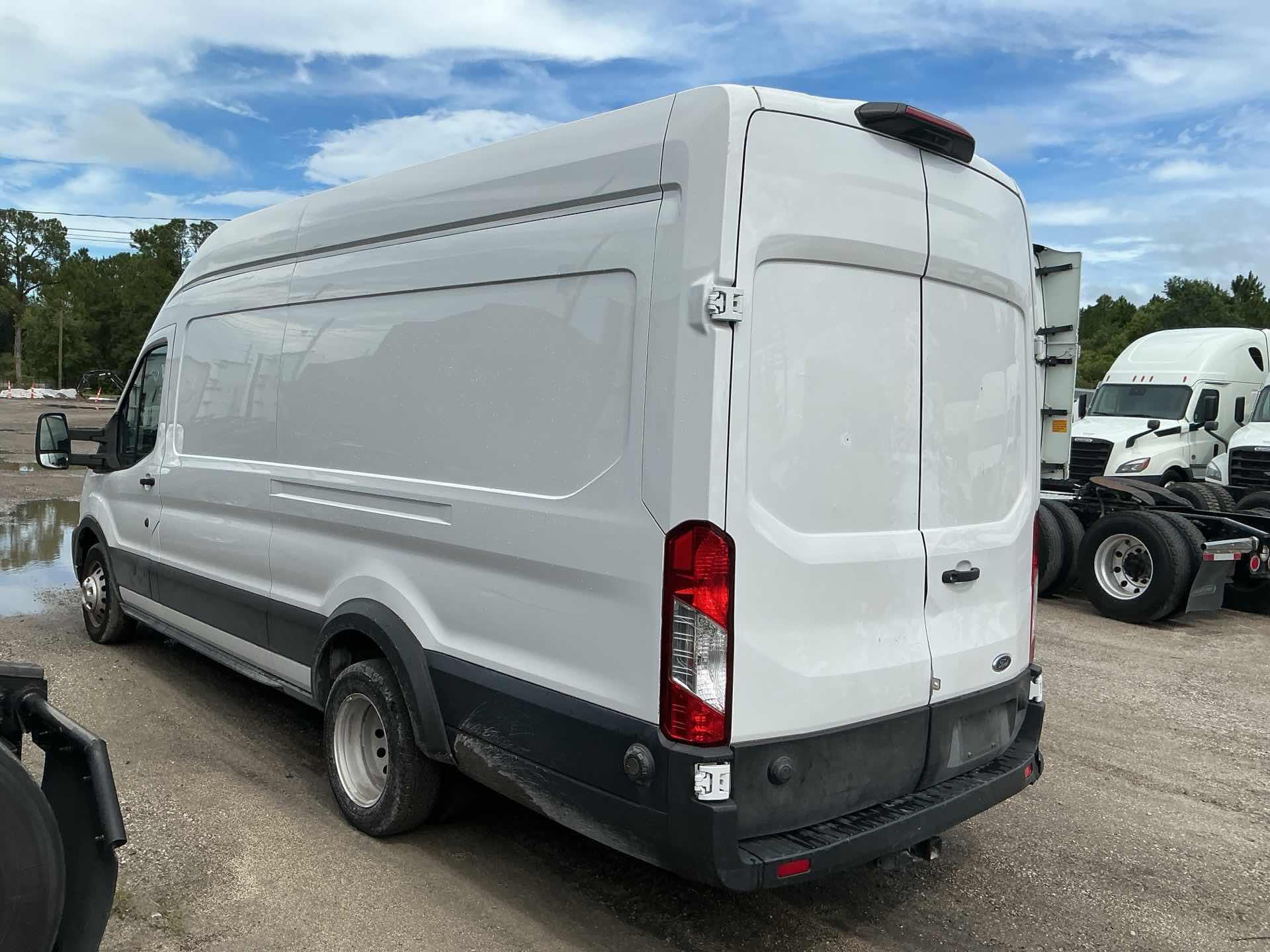 2022 Ford TRANSIT