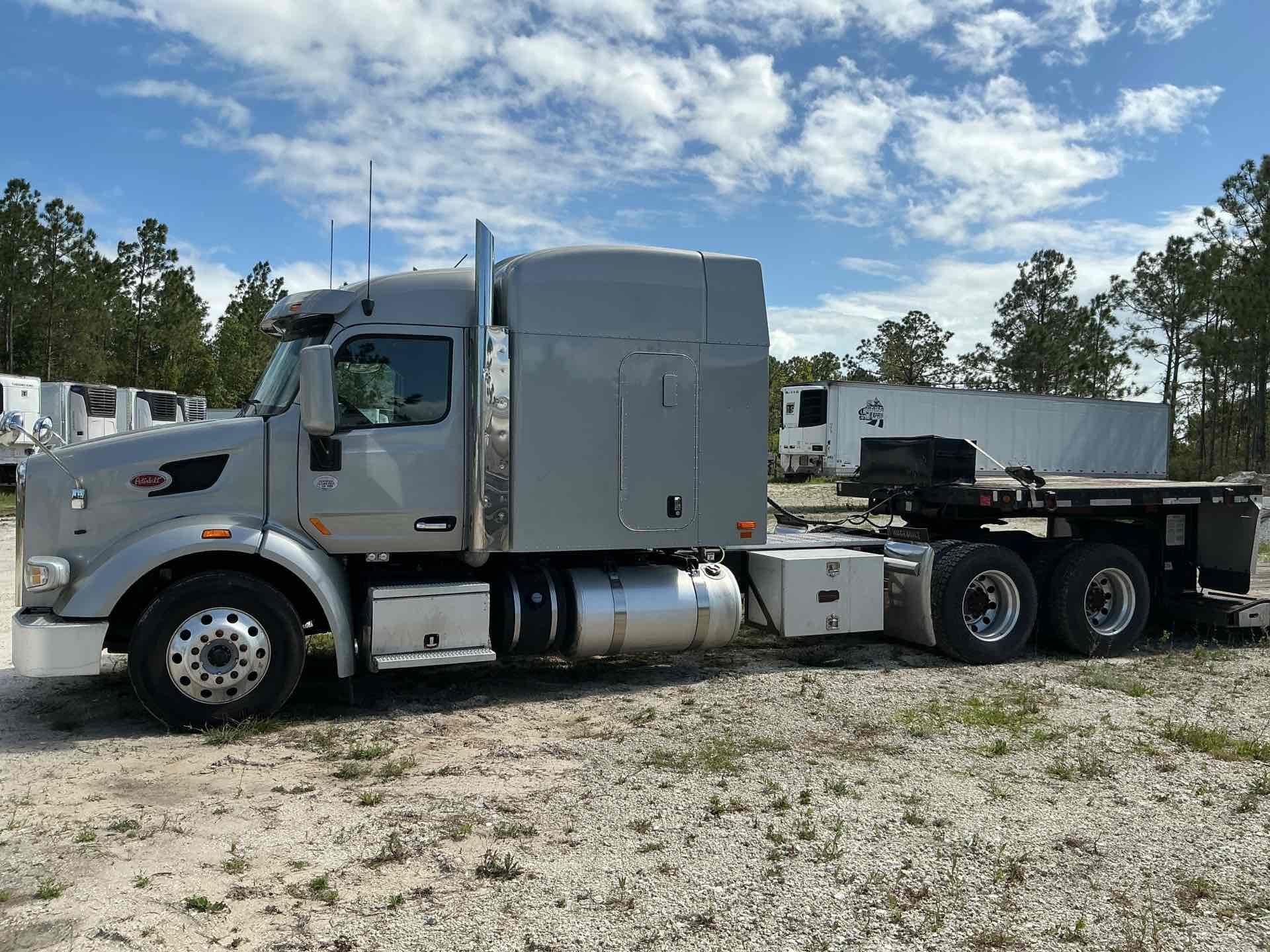 2021 Peterbilt 567