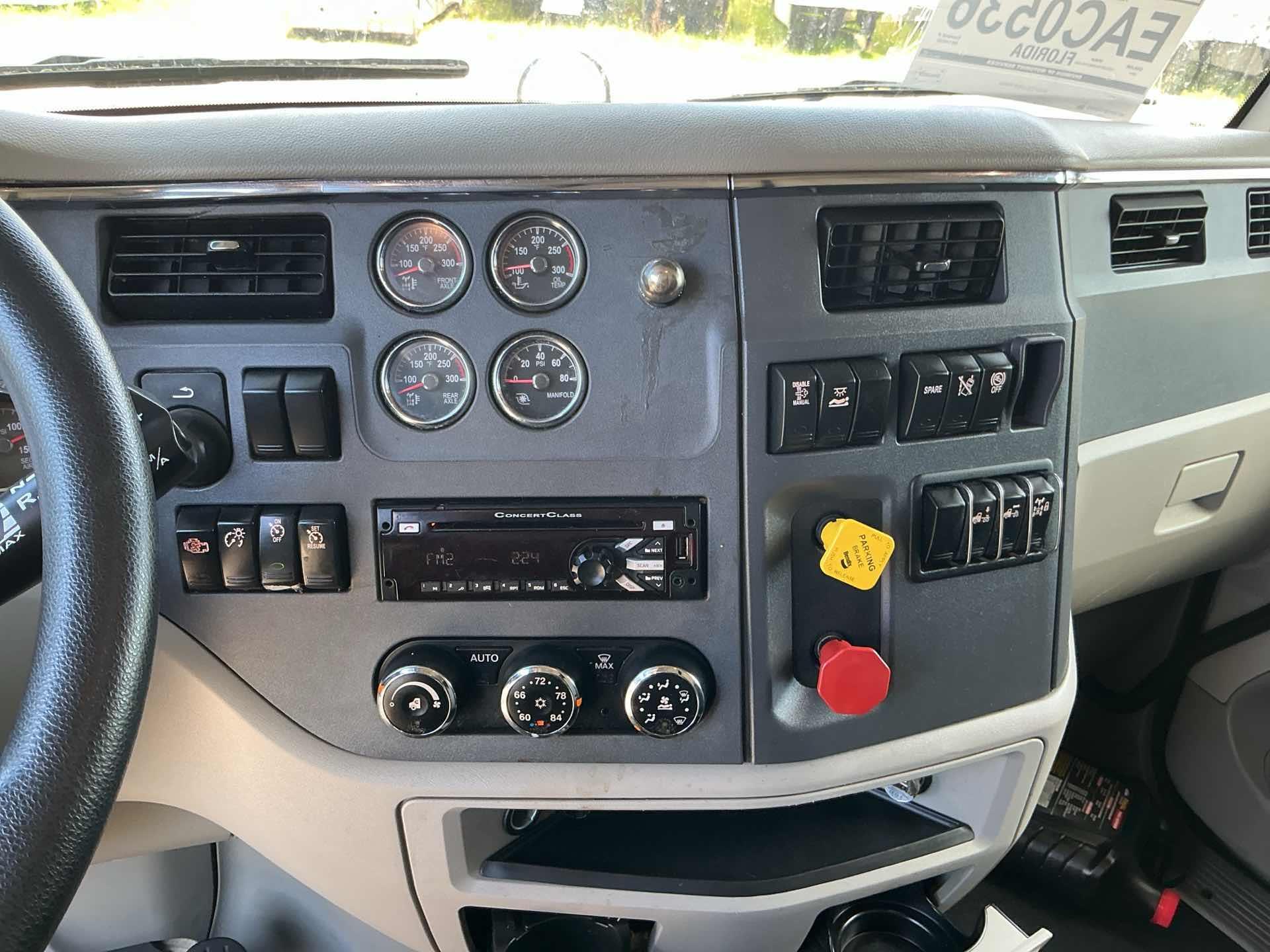 2021 Peterbilt 567